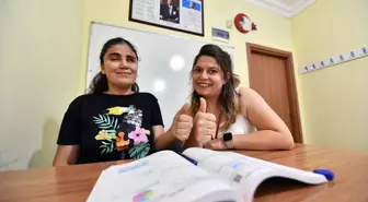 Görme Engelli Nazalin Selvi, Ankara Üniversitesi'ni Kazandı