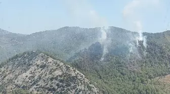 Mersin Anamur'da Orman Yangınına Müdahele Sürüyor