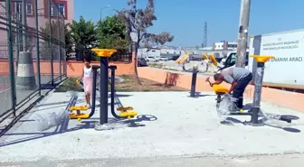 Mersin Akdeniz'de Park ve Yeşil Alan Yenileme Çalışmaları Devam Ediyor