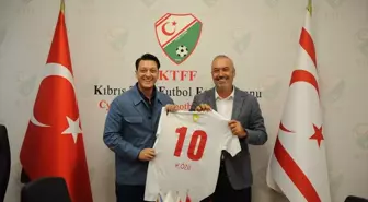 Mesut Özil'den FIFA ve UEFA'ya KKTC çağrısı Açıklaması
