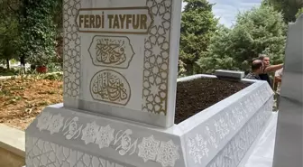 Ferdi Tayfur'un Kabri Milli Bir Abide Olarak Yaptırıldı