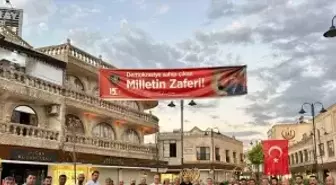 Midyat'ta 'Terörsüz Türkiye' destek için evlere, iş yerlerine, caddelere Türk bayrağı asıldı