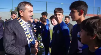 Milli Eğitim Bakanı Yusuf Tekin Erzurumspor FK Tesislerini Ziyaret Etti
