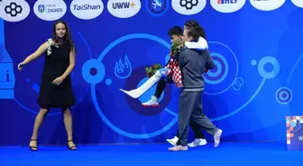 Evin Demirhan Yavuz, Dünya Şampiyonası'nda Bronz Madalyayı Rakiplerinin Desteğiyle Aldı