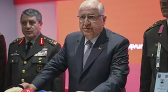 Milli Savunma Bakanı Güler'den IDEF 2025'te 'Aile Yılı Standı'na ziyaret Açıklaması