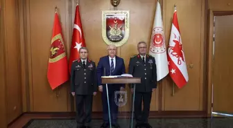 Milli Savunma Bakanı Güler, Kara Kuvvetleri Komutanlığı'nda Devir-Teslim Törenine Katıldı