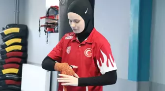 Milli Sporcu Ayşe Kaplan, Dünya Kick Boks Şampiyonası için Hazırlanıyor