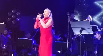 Muazzez Ersoy, Manavgat'ta Konser Verdi