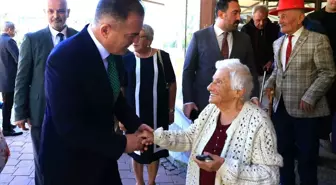 Vali Akbıyık, 91 Yaşındaki Huzurevi Sakininin TOGG Heyecanını Gerçekleştirdi