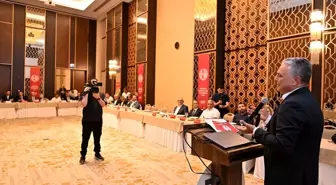 Muratpaşa Belediye Başkanı Ümit Uysal, Çorumlu İş İnsanlarıyla Buluştu