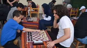Muş'ta Hızlı Satranç Şampiyonası Düzenlendi