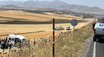 Muş'ta Minibüs Şarampole Devrildi: 10 Yaralı