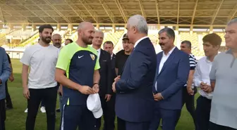 Muş Valisi Çakır, Muşspor'u Tebrik Etti