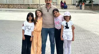 Muşlu Öğrencilerden Gazzeli Çocuklar İçin Anlamlı Şarkı