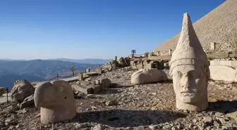 Nemrut Dağı Ören Yeri'ni 7 Yılda 1 Milyon Turist Ziyaret Etti