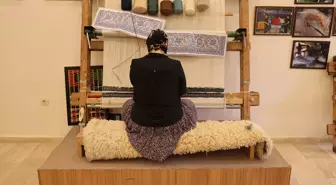 50 Yıldır Halı Dokuyan Ayten Aksu, Sanatını Geleceğe Taşıyor