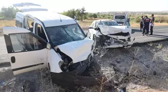 Nevşehir'de Trafik Kazası: 14 Yaralı