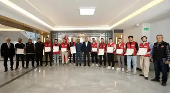 Niğde'de Gönüllü İtfaiyeciler Sertifikalarını Aldı