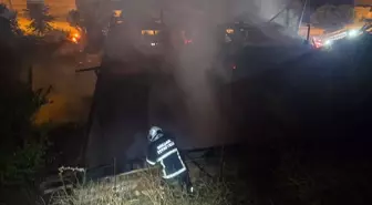 Niksar'da Yangın: Bir Ev Kullanılamaz Hale Geldi
