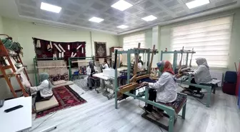Van'da Norduz Koyunu Yününden Kumaş Üretimi Projesi Başlatıldı