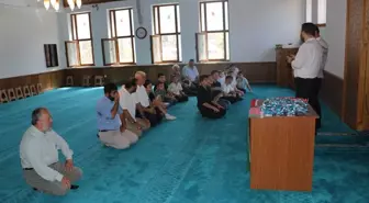 Trabzon'un Of İlçesinde Yaz Kur'an Kursu Ödül Töreni
