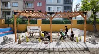Akhisar'da Kendin Yap Atölyesi ile Öğrenciler Doğayla Buluştu