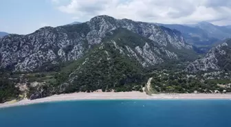 Olympos Antik Kenti'nde Roma Dönemi Kaya Mezarları Ziyarete Açıldı