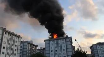 Ünye'de 8 Katlı Binanın Çatısında Yangın