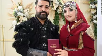 Osmaniye'de Genç Çift Geleneksel Kıyafetlerle Evlendi