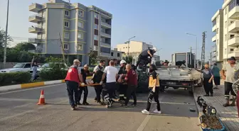 Osmaniye'de park halindeki kamyonete çarpan otomobildeki 2 kişi yaralandı