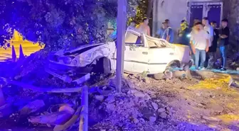 Reklam Tabelasına Çarpan Otomobil Sürücüsü Hayatını Kaybetti