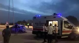 Otomobil aydınlatma direğine çarptı: 1 ölü