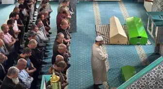 Karayazı'daki Kazada Hayatını Kaybeden Aile Van'da Toprağa Verildi