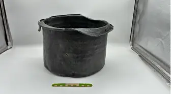 Bergama'da 1400 Yıllık Bronz Kazan Bulundu