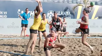 EHF Avrupa Plaj Hentbolu Şampiyonası Alanya'da Devam Ediyor