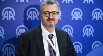 Resmi Gazete'de yayımlanan Cumhurbaşkanı kararıyla Cumhurbaşkanlığı İletişim Başkanlığına Prof. Dr. Burhanettin Duran atandı