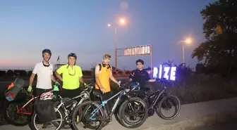 Rizeli grup, 15 Temmuz'a ithafen Ankara'dan Rize'ye pedal çevirdi