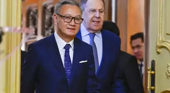 Lavrov: İran'ın Nükleer Programı İçin İşbirliği Önemli