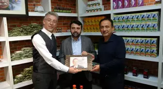 Safranbolulu 'Derman Ali Baba'nın Cumhurbaşkanı Erdoğan'a yazdığı şiir milletvekillerine teslim edildi