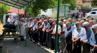 Taraklı'da Devrilen Traktörün Altında Kalan Kadın Defnedildi