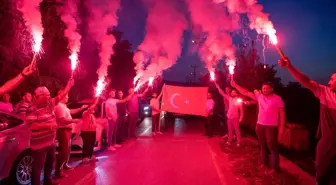 Sakarya'da köylüler, '15 Temmuz Demokrasi ve Milli Birlik Günü'nde araç konvoyu oluşturdu