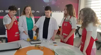 Sakarya'da Öğrenciler Bal Kabağından Çevre Dostu Biyoplastik Üretti