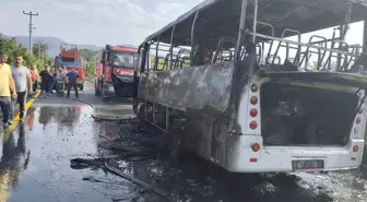 Sakarya'da Midibüs Yangını: Sürücü İşçileri Tahliye Etti