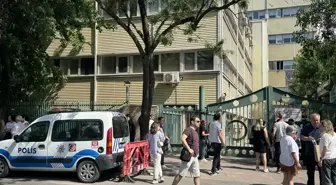Üniversite Sınavı Heyecanı: Adaylar AYT İçin Sınav Merkezlerinde