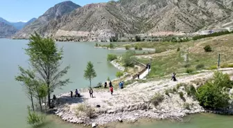 Uzundere'de Çevre Temizliği Etkinliği Gerçekleştirildi
