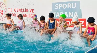 Samsun'da Yüzme Kursları Gençlerden İlgi Görüyor