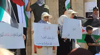 Şam'da Gazze'ye Destek Gösterisi Düzenlendi