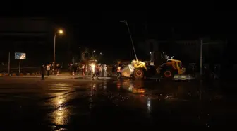 Şam'da İsrail'in Hava Saldırıları Sonrası Enkaz Kaldırma Çalışmaları Başladı