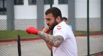 Milli Boksör Samet Ersoy, Dünya Şampiyonası için Hedeflerini Belirledi