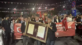 Samsun'da 30 Ağustos Zafer Bayramı dolayısıyla fener alayı düzenlendi